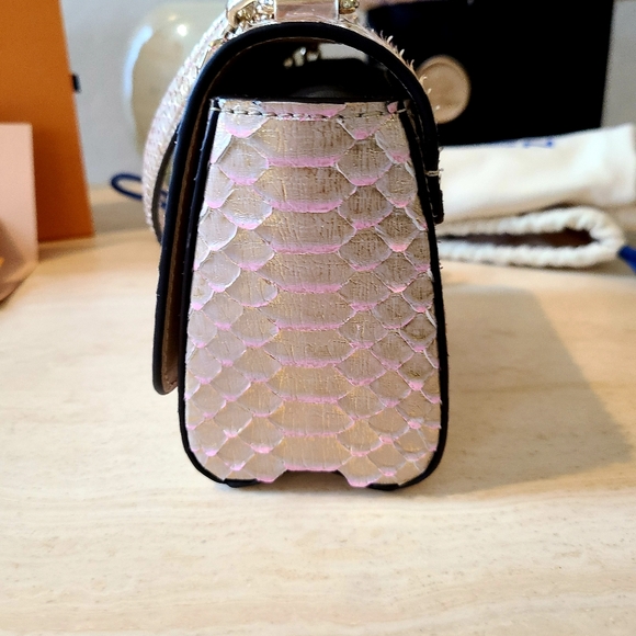 SOLD! Louis Vuitton Twist Mini Snakeskin Python Pink crossbody purse - Picture 4 of 14
